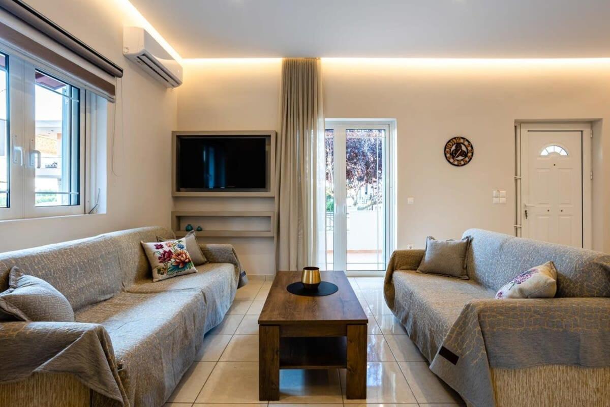 Filiatra Downtown Cozy Retreat - Homely Vibes Exterior photo